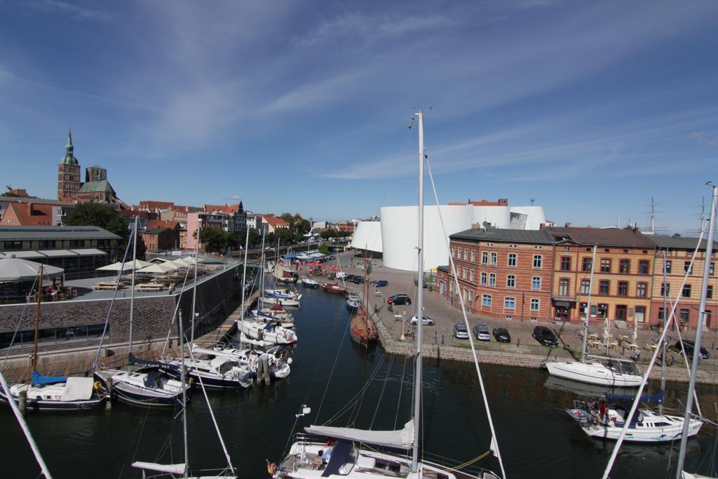 Hochwertige Apartments Im Stralsunder Hafen Eksteriør billede