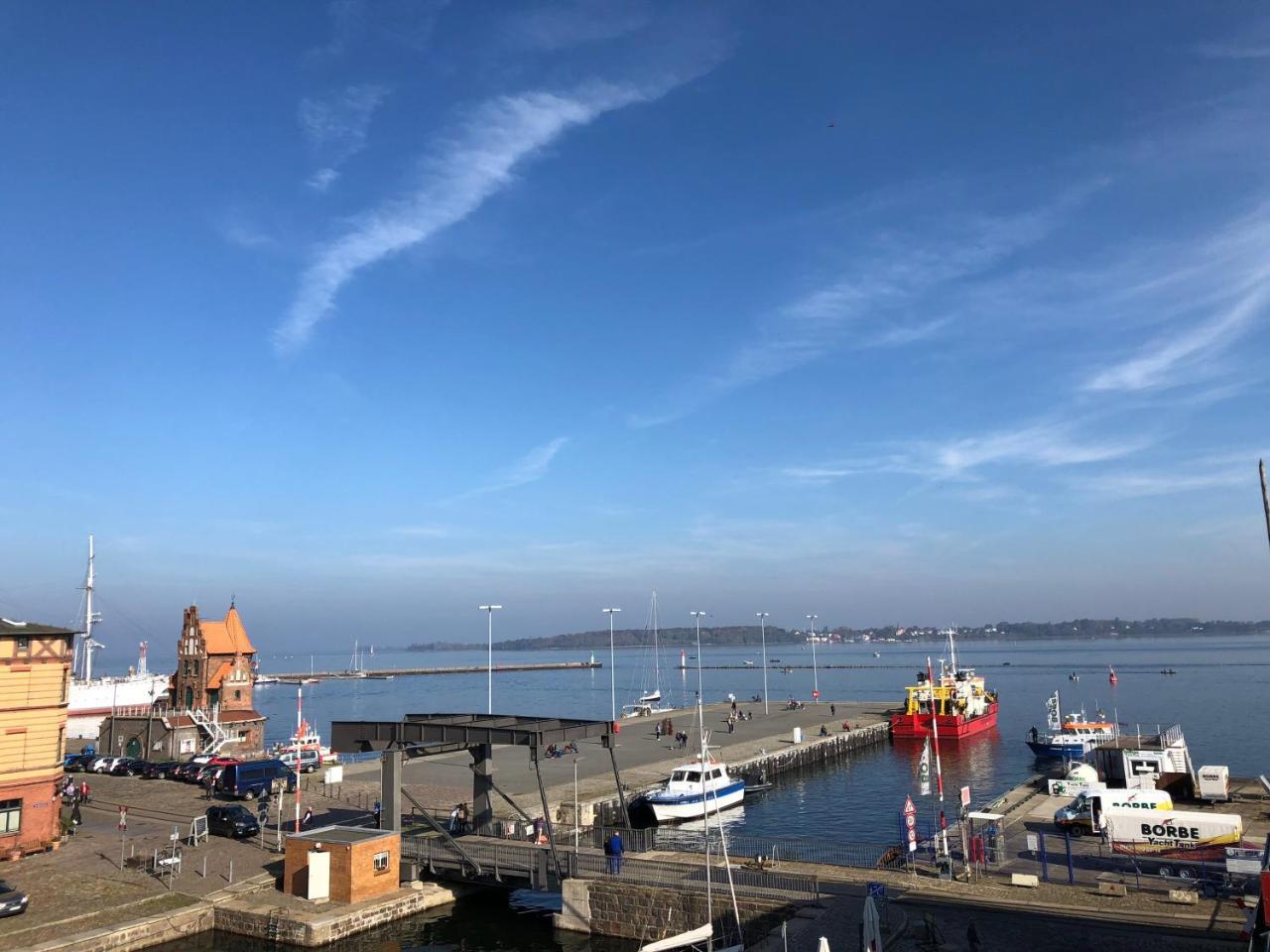 Hochwertige Apartments Im Stralsunder Hafen Eksteriør billede
